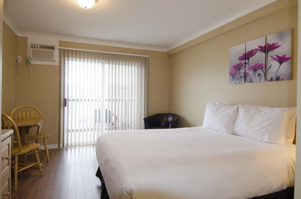 Tiki Shores Inn & Suites Penticton Kamer foto